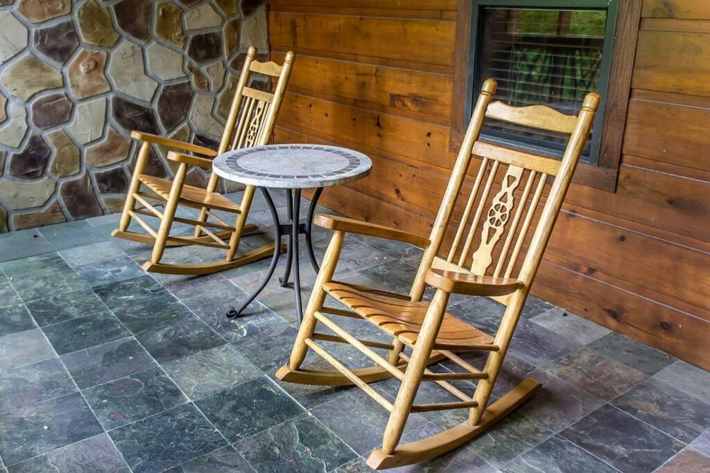 Holly Tree Hideaway - Semi Secluded Mtn Setting Villa Sevierville Exteriör bild