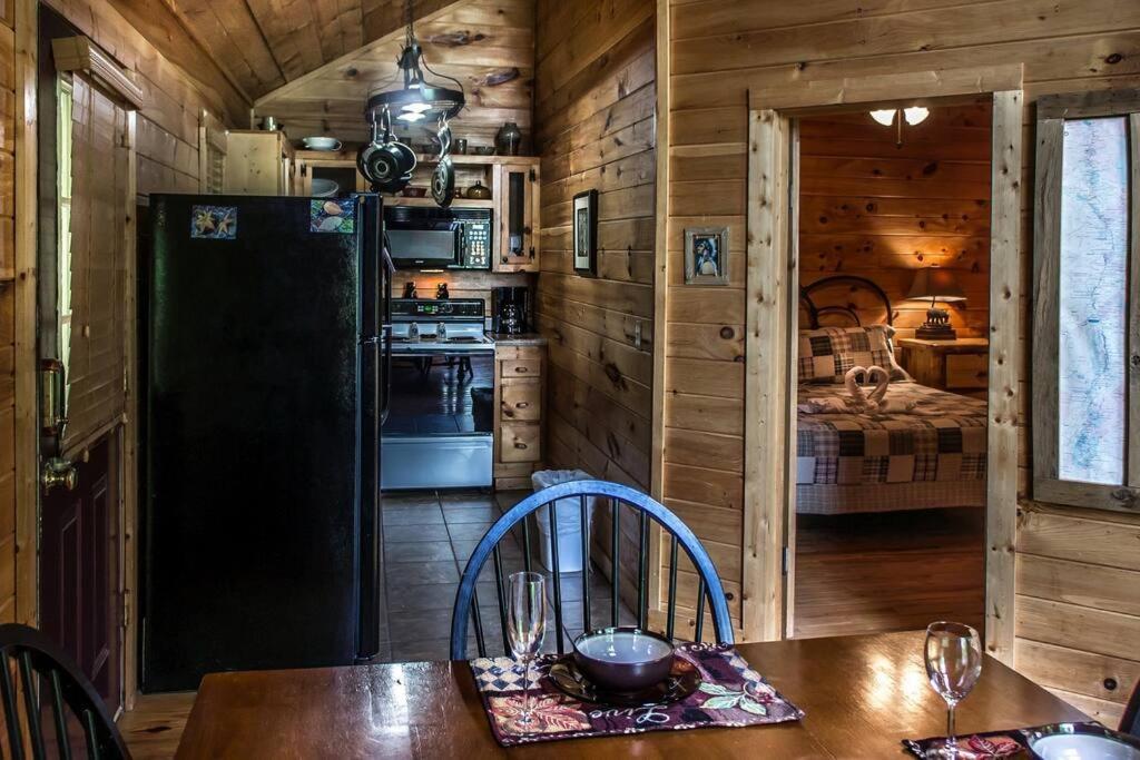 Holly Tree Hideaway - Semi Secluded Mtn Setting Villa Sevierville Exteriör bild