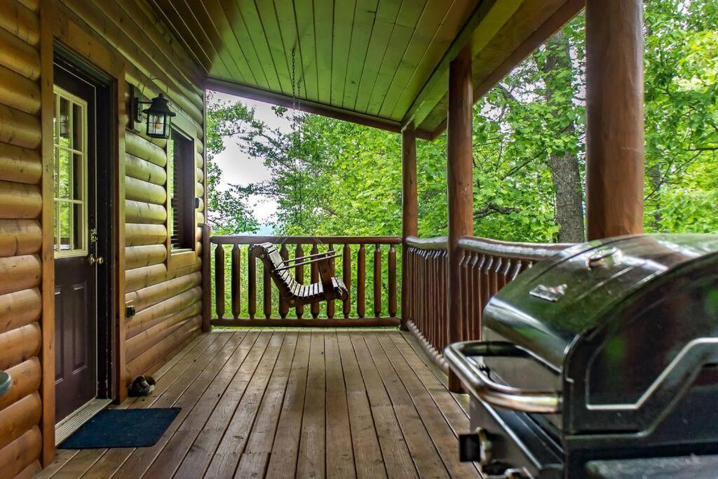 Holly Tree Hideaway - Semi Secluded Mtn Setting Villa Sevierville Exteriör bild
