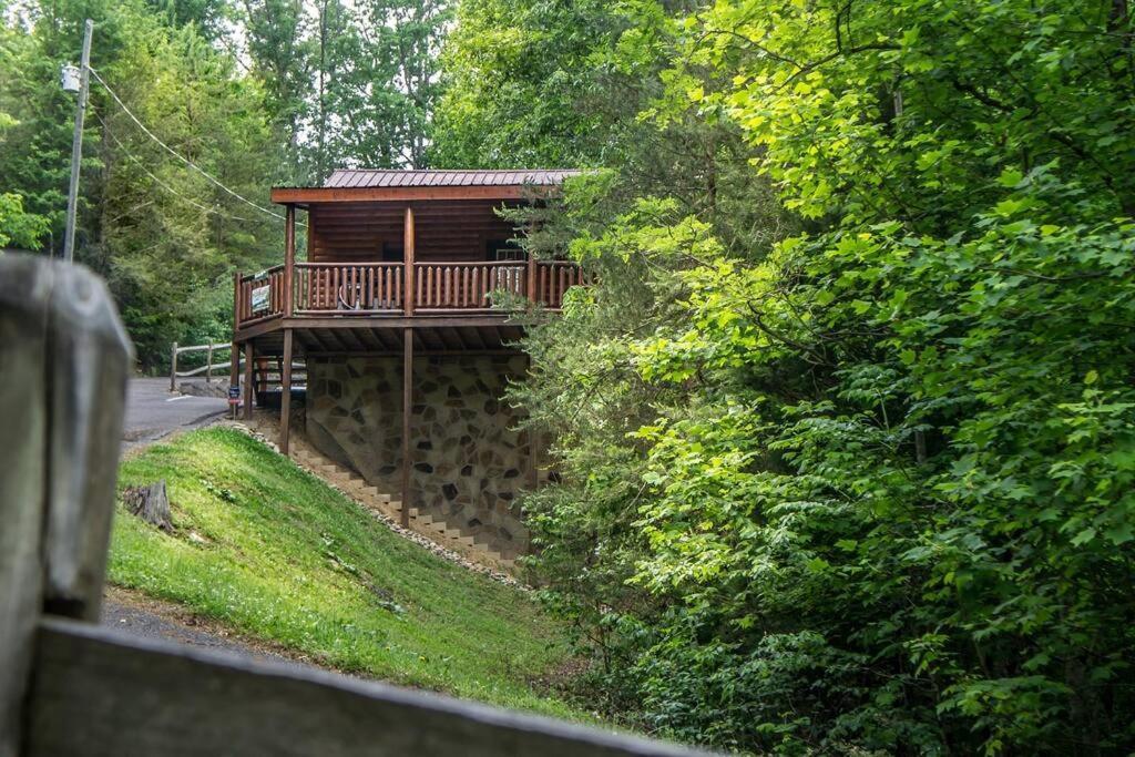 Holly Tree Hideaway - Semi Secluded Mtn Setting Villa Sevierville Exteriör bild